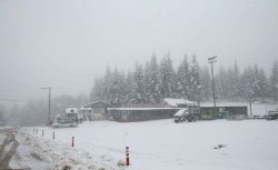 Kar İstanbul’un eşiğine dayandı: Kartepe’de zirve tamamen beyaza büründü